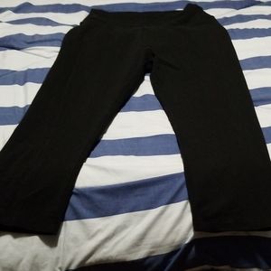 Black capri tight pants